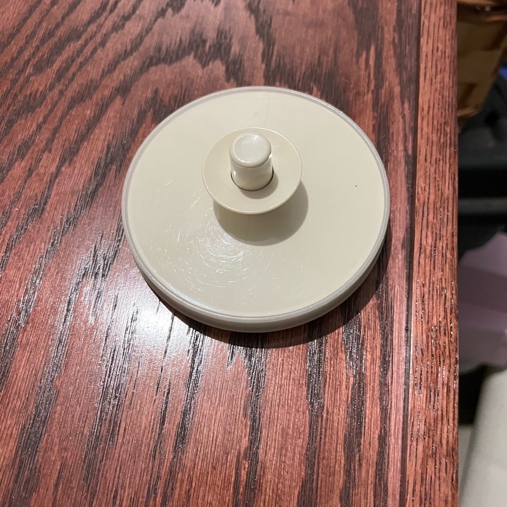 Replacement lid for Tupperware creamer/sugar 875-15